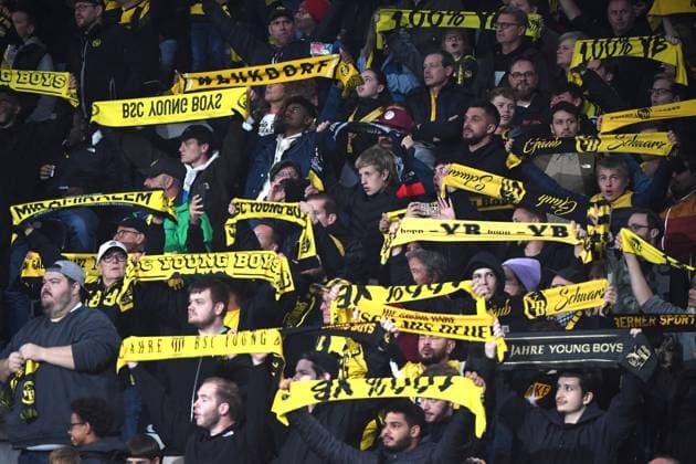 29.08.2023, Bern, Wankdorf, UEFA Champions League: BSC Young Boys - Maccabi Haifa FC, die Fans vom BSC Young Boys während der YB-Viertelstunde. Bern Wankdorf Bern Switzerland