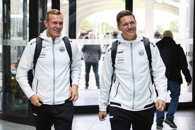 SOCCER - UEFA EL, Zrinjski vs LASK, preview LINZ,AUSTRIA,30.AUG.23 - SOCCER - UEFA Europa League, qualification, HSK Zrinjski Mostar vs Linzer ASK, preview, departure LASK. Image shows Thomas Goiginger and Joerg Siebenhandl (LASK).  GEPAxpictures xMathiasxMandl