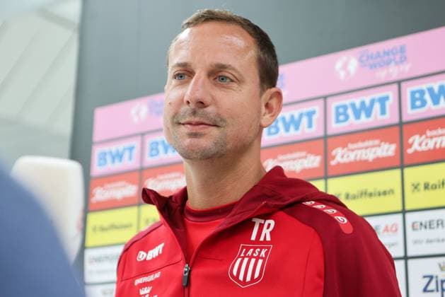 SOCCER - UEFA EL, Zrinjski vs LASK, preview LINZ,AUSTRIA,30.AUG.23 - SOCCER - UEFA Europa League, qualification, HSK Zrinjski Mostar vs Linzer ASK, preview, departure LASK. Image shows head coach Thomas Sageder (LASK).  GEPAxpictures xMathiasxMandl