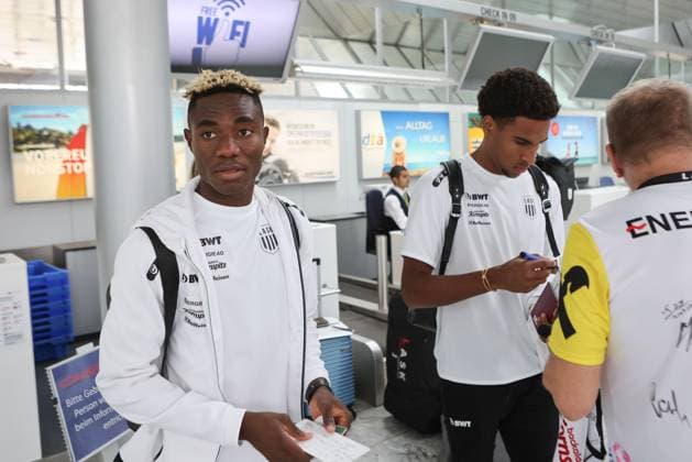 SOCCER - UEFA EL, Zrinjski vs LASK, preview LINZ,AUSTRIA,30.AUG.23 - SOCCER - UEFA Europa League, qualification, HSK Zrinjski Mostar vs Linzer ASK, preview, departure LASK. Image shows Moses Usor and Sanoussy Ba (LASK).  GEPAxpictures xMathiasxMandl