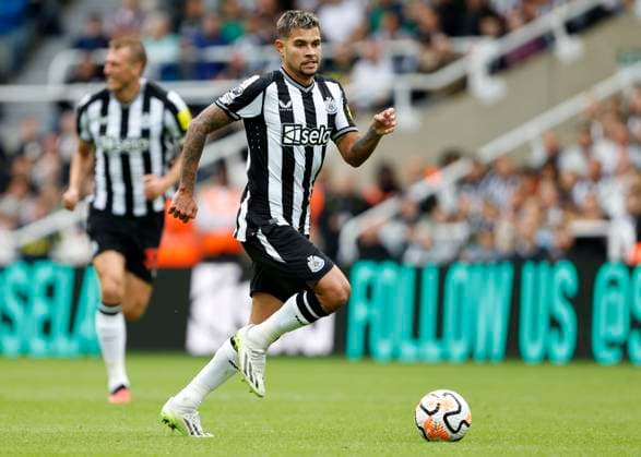 Newcastle United v Liverpool FC - Premier League Bruno Guimaraes of Newcastle United on the ball during the Premier League match between Newcastle United and Liverpool FC at St. James Park on August 27, 2023 in Newcastle, England. Newcastle St. James Park England United Kingdom Copyright: xRichardxSellers Sportsphoto APLx 13952920