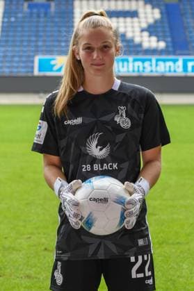 Torhueterin Jill Frehse ( MSV Duisburg Frauen ) mit Ball in der Hand. GER, Fussball, MSV Duisburg Frauen Teampraesentation Saison 2023 24, 28.08.2023 DFL DFB REGULATIONS PROHIBIT ANY USE OF PHOTOGRAPHS AS IMAGE SEQUENCES AND OR QUASI-VIDEO GER, Fussball, MSV Duisburg Frauen Teampraesentation Saison 2023 24, 28.08.2023 Duisburg Copyright: xEibner-Pressefoto ThomasxThienelx EP_TTL