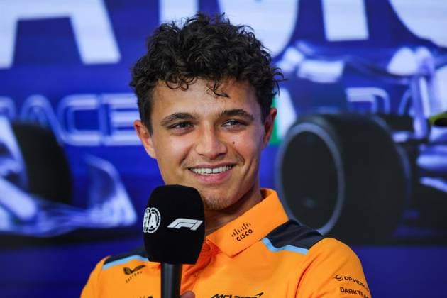 NORRIS Lando (gbr), McLaren F1 Team MCL60, portrait during the 2023 Formula 1 Pirelli Grand Premio d™Italia Grand Prix, 14th round of the 2023 Formula One World Championship, WM, Weltmeisterschaft from September 1 to 3, 2023 on the Autodromo Nazionale di Monza, in Monza, Italy - F1 - ITALIAN GRAND PRIX 2023 DPPI Panoramic  00123032_EAR34153
