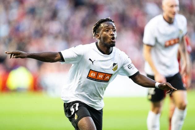 230831 Ibrahim Sadiq of Häcken celebrates after 0-1 during the UEFA Europa League play-off between Aberdeen and Häcken on August 31, 2023 in Aberdeen. Photo: Daniel Stiller BILDBYRAN kod DS DS0328 fotboll football soccer fotball uefa europa league aberdeen häcken bbeng jubel Copyright: DANIELxSTILLER BB230831DS013