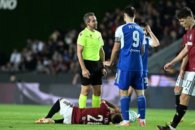 Sparta Praha v Dinamo Zagreb - UEFA Europa League Play Off Round: Second Leg Qazim Laci of Sparta Praha liying on the pitch injured during the UEFA Europa League Play Off Round Second Leg match between Sparta Praha and Dinamo Zagreb at Letna Stadium on August 31, 2023 in Prague, Czech Republic. MarkoxLukunic PIXSELL