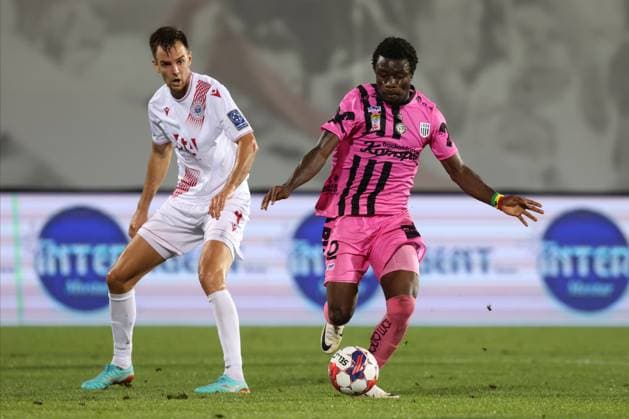 SOCCER - UEFA EL, Zrinjski vs LASK MOSTAR,BOSNIA AND HERZEGOVINA,31.AUG.23 - SOCCER - UEFA Europa League, qualification, HSK Zrinjski Mostar vs Linzer ASK. Image shows Hrvoje Barisic (Zrinjski) and Ibrahim Mustapha (LASK).  GEPAxpictures xMathiasxMandl