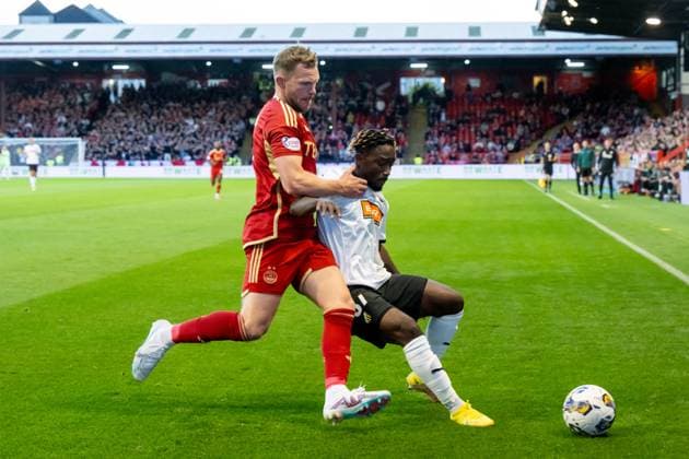 230831 Richard Jensen of Aberdeen and Ibrahim Sadiq of Häcken during the UEFA Europa League play-off between Aberdeen and Häcken on August 31, 2023 in Aberdeen. Photo: Daniel Stiller BILDBYRAN kod DS DS0328 fotboll football soccer fotball uefa europa league aberdeen häcken bbeng Copyright: DANIELxSTILLER BB230831DS068