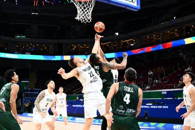 (L-R) Hyrum Harris (NZL), Fabian Jaimes (MEX), Shea Ili (NZL), AUGUST 31, 2023 - Basketball - FIBA World Cup 2023 - Classification Round 17-32 Group N between New Zealand 100-108 Mexico at Mall of Asia Arena, Manila, Philippines. Noxthirdxpartyxsales  (227751530)