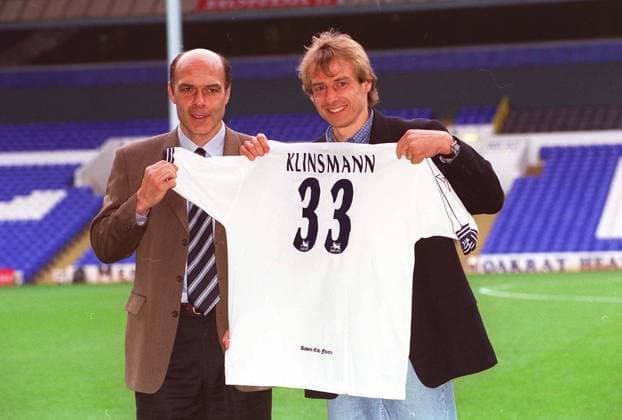 Archivbilder der Woche SPORT KW35 CHRISTIAN GROSS Swiss Football Coach Manager, Tottenham Hotspur FC With Right: JURGEN KLINSMANN German International Footballer (At the announcement that Klinsmann will be making a return to Spurs) COMPULSORY CREDIT: UPPA Photoshot Photo UGL 0141 CHRISTIAN GROSS Swiss Football Coach Manager, Tottenham Hotspur FC With Right: JURGEN KLINSMANN German International Footballer (At the announcement that Klinsmann will be making a return to Spurs) COMPULSORY CREDIT: Talking Photoshot Photo UGL 014193 C-16 22.12.1997, Credit:Photoshot Avalon United Kingdom  Copyright: xPhotoshotx xAvalonx 0502081716