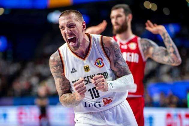 Sport Bilder des Tages Basketball Okinawa 01.09.2023 FIBA Basketball World Cup 2023 Weltmeisterschaft der Männer Runde 2 Deutschland (GER) - Georgien (GEO) Daniel Theis (Deutschland, No.10) Jubel