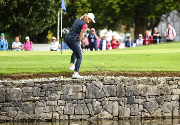 2023 KPMG Women s Irish Open, Dromoland Castle, Clare 1 9 2023 Scotland™s Louise Duncan chips on to the 9th green from the rocks Louise Duncan chips on to the 9th green from the rocks 1 9 2023  Copyright: x INPHO BenxBradyx BB1_6621