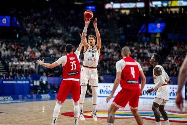 Basketball Okinawa 01.09.2023 FIBA Basketball World Cup 2023 Weltmeisterschaft der Männer Runde 2 Deutschland (GER) - Georgien (GEO) Moritz Wagner (Deutschland, No.13) GOGA BITADZE (Georgien, No.35)