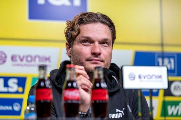 Sport Bilder des Tages Fußball: 1. Bundesliga, Saison 2023 2024, 3. Spieltag, Borussia Dortmund - 1. FC Heidenheim am 01.09.2023 im Signal-Iduna-Park in Dortmund. Dortmunds Trainer Edin Terzic spricht zu den Journalisten. WICHTIGER HINWEIS: Gemäß den Vorgaben der DFL Deutsche Fußball Liga bzw. des DFB Deutscher Fußball-Bund ist es untersagt, in dem Stadion und oder vom Spiel angefertigte Fotoaufnahmen in Form von Sequenzbildern und oder videoähnlichen Fotostrecken zu verwerten bzw. verwerten zu lassen. *** Soccer 1 Bundesliga, season 2023 2024, 3 match day, Borussia Dortmund 1 FC Heidenheim on 01 09 2023 at Signal Iduna Park in Dortmund Dortmund Dortmund coach Edin Terzic speaks to journalists IMPORTANT NOTE According to the requirements of the DFL German Football League and the DFB German Football Association is prohibited in the stadium and or from the game made photographs in the form of sequence images and or video-like photo series to exploit or to let exploited Copyright: xKirchner DavidxInderliedx