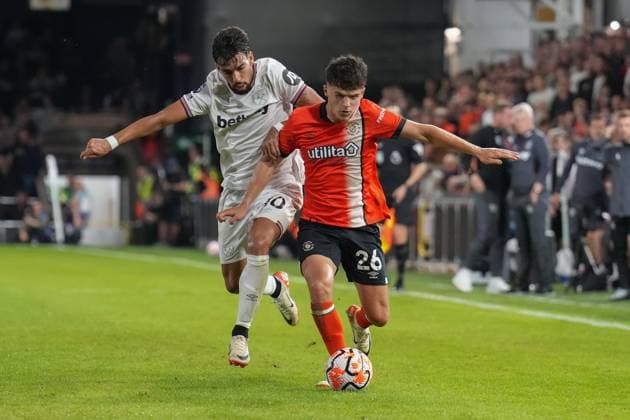 Ryan Giles (26) of Luton Town during the Premier League match between Luton Town and West Ham United at Kenilworth Road, Luton, England on 1 September 2023. Copyright: xDavidxHornx PMI-5742-0121