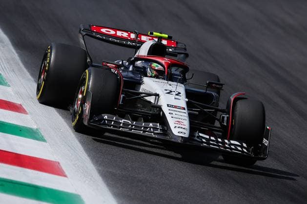 22 TSUNODA Yuki (jap), Scuderia AlphaTauri AT04, action during the 2023 Formula 1 Pirelli Grand Premio d™Italia Grand Prix, 14th round of the 2023 Formula One World Championship, WM, Weltmeisterschaft from September 1 to 3, 2023 on the Autodromo Nazionale di Monza, in Monza, Italy - F1 - ITALIAN GRAND PRIX 2023 DPPI Panoramic  EAR31662