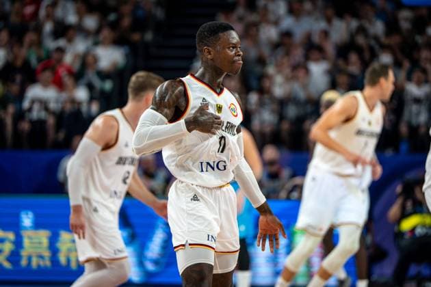 Sport Bilder des Tages Basketball Okinawa 03.09.2023 FIBA Basketball World Cup 2023 Weltmeisterschaft der Männer Runde 2 Deutschland (GER) - Slowenien (SLO) Dennis Schröder Schroeder (Deutschland, No.17) Schröder Schroder Jubel