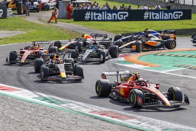 MONZA - Max Verstappen (Red Bull Racing) amid Charles Leclerc (Ferrari) and Carlos Sainz (Ferrari) (l-r) in action during the Italian Grand Prix at the Autodromo Nazionale Monza circuit on September 3, 2023 in Monza, Italy. ANP SEM VAN DER WAL Race 2023 2024 xVIxANPxSportx xxANPxIVx 477141376 originalFilename: 477141376.jpg