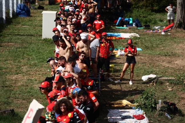 F1 Italian Grand Prix 2023 Fans before the Formula 1 Italian Grand Prix at Autodromo Nazionale di Monza in Monza, Italy on September 3, 2023. Monza Italy  Copyright: xJakubxPorzyckix originalFilename:porzycki-f1italia230903_npHKm.jpg