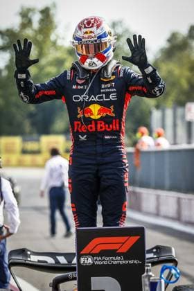 MONZA - Max Verstappen celebrates his win after the Italian Grand Prix at the Autodromo Nazionale Monza circuit on September 3, 2023 in Monza, Italy. With his tenth victory, he is the official record holder for most consecutive victories. ANP SEM VAN DER WAL Race 2023 2024 xVIxANPxSportx xxANPxIVx 477148718 originalFilename: 477148718.jpg