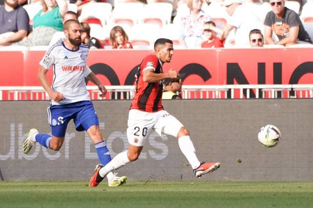Thomas Delaine (RC Strasbourg) - Youcef Atal (OGC Nice) FOOTBALL : OGC Nice vs RC Strasbourg - Ligue 1 Uber Eats - Nice - 03 09 2023 NorbertScanella Panoramic 