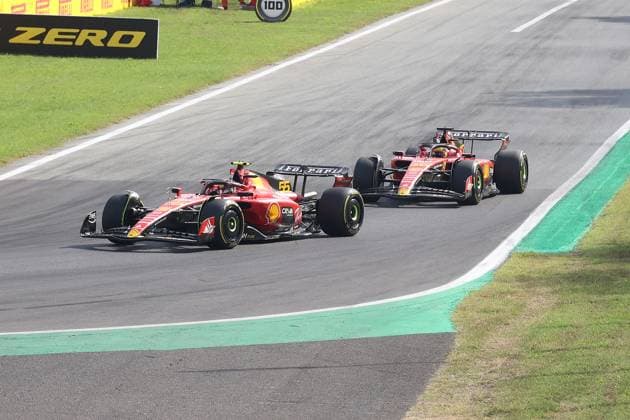 FORMULA 1 PIRELLI GRAN PREMIO D ITALIA 2023 03.09.2023, Autodromo Nazionale di Monza, Monza, FORMULA 1 PIRELLI GRAN PREMIO D ITALIA 2023 ,im Bild Carlos Sainz Jr. (ESP), Scuderia Ferrari, Charles Leclerc (MCO), Scuderia Ferrari