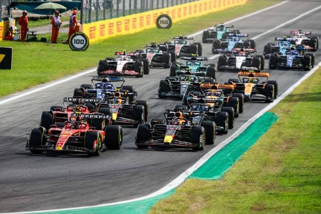 Start, 55 Carlos Sainz (ESP, Scuderia Ferrari), 1 Max Verstappen (NLD, Oracle Red Bull Racing), 16 Charles Leclerc (MCO, Scuderia Ferrari), 63 George Russell (GBR, Mercedes-AMG Petronas F1 Team), F1 Grand Prix of Italy at Autodromo Nazionale Monza on September 3, 2023 in Monza, Italy. (Photo by HOCH ZWEI) Monza Italy