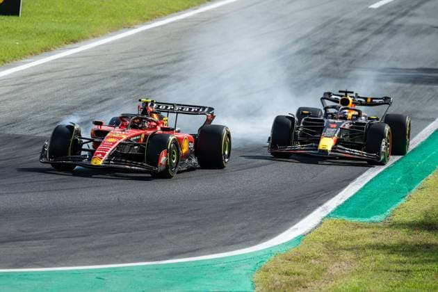 55 Carlos Sainz (ESP, Scuderia Ferrari), 1 Max Verstappen (NLD, Oracle Red Bull Racing), F1 Grand Prix of Italy at Autodromo Nazionale Monza on September 3, 2023 in Monza, Italy. (Photo by HOCH ZWEI) Monza Italy