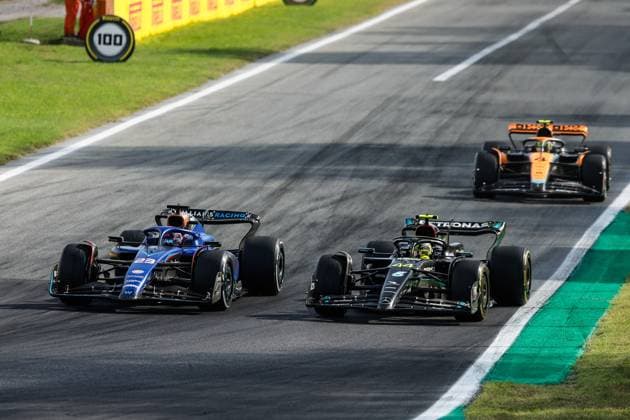 23 Alexander Albon (THA, Williams Racing), 44 Lewis Hamilton (GBR, Mercedes-AMG Petronas F1 Team), F1 Grand Prix of Italy at Autodromo Nazionale Monza on September 3, 2023 in Monza, Italy. (Photo by HOCH ZWEI) Monza Italy