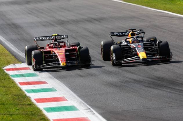 55 Carlos Sainz (ESP, Scuderia Ferrari), 1 Max Verstappen (NLD, Oracle Red Bull Racing), F1 Grand Prix of Italy at Autodromo Nazionale Monza on September 3, 2023 in Monza, Italy. (Photo by HOCH ZWEI) Monza Italy