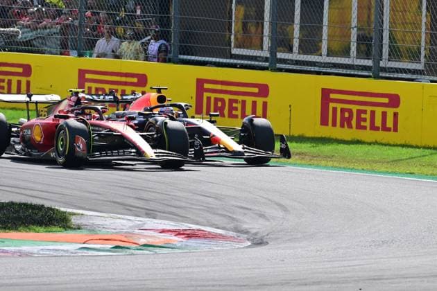 55 Carlos Sainz (ESP, Scuderia Ferrari), 1 Max Verstappen (NLD, Oracle Red Bull Racing), F1 Grand Prix of Italy at Autodromo Nazionale Monza on September 3, 2023 in Monza, Italy. (Photo by HOCH ZWEI) Monza Italy