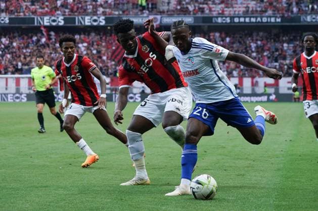 Dilane Bakwa (RC Strasbourg) - Youssouf Ndayishimiye (OGC Nice) FOOTBALL : OGC Nice vs RC Strasbourg - Ligue 1 Uber Eats - Nice - 03 09 2023 NorbertScanella Panoramic 