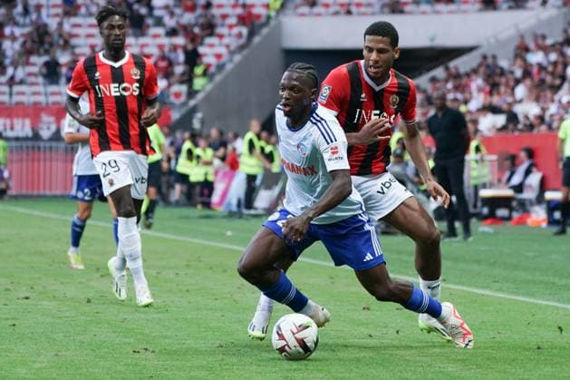 Dilane Bakwa (RC Strasbourg) - Jean Clair Todibo (OGC Nice) FOOTBALL : OGC Nice vs RC Strasbourg - Ligue 1 Uber Eats - Nice - 03 09 2023 NorbertScanella Panoramic 