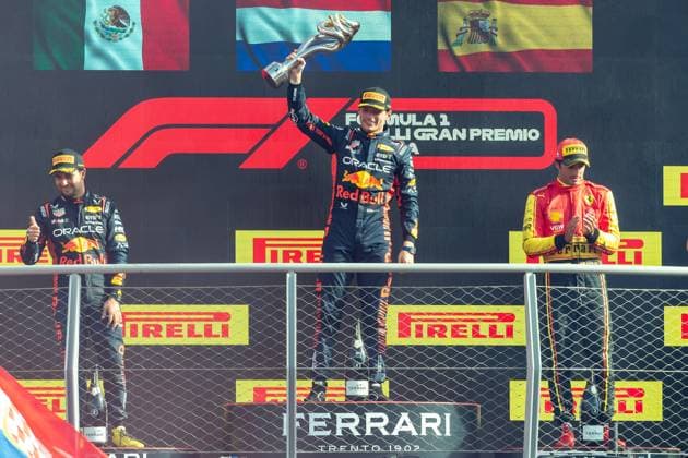 Formel 1 GP Italien Monza. Sonntag, 03.09.2023 Max Verstappen , Sergio Perez und Carlos Sainz auf dem Podium; Formel 1 GP Italien Monza. Sonntag, 03.09.2023 Copyright: xBEAUTIFULxSPORTS Erlhofx