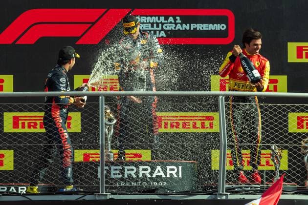 Formel 1 GP Italien Monza. Sonntag, 03.09.2023 Max Verstappen , Sergio Perez und Carlos Sainz auf dem Podium; Formel 1 GP Italien Monza. Sonntag, 03.09.2023 Copyright: xBEAUTIFULxSPORTS Erlhofx