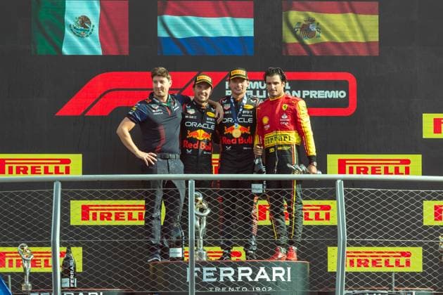 Formel 1 GP Italien Monza. Sonntag, 03.09.2023 Max Verstappen , Sergio Perez und Carlos Sainz auf dem Podium; Formel 1 GP Italien Monza. Sonntag, 03.09.2023 Copyright: xBEAUTIFULxSPORTS Erlhofx