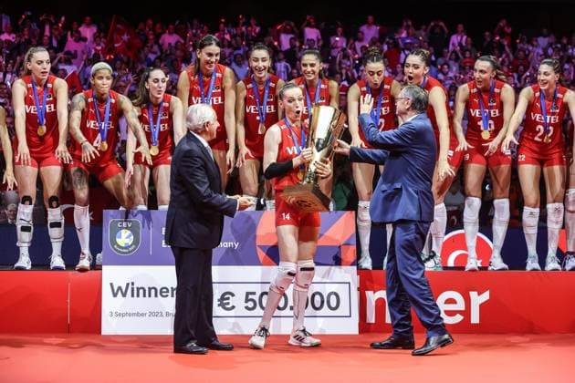 Bilder des Jahres 2023, Sport 09 September Sport Bilder des Tages CEV Brussels 03 09 2023 The CEV president pictured on 3 septembre 2023 during the semi final ( Holland - Italy ) and the final ( Serbia -Turkey ) of the Euro Volley 2023. ( Picture by Gianni Barbieux Photo News )  Copyright: xGiannixBarbieuxx