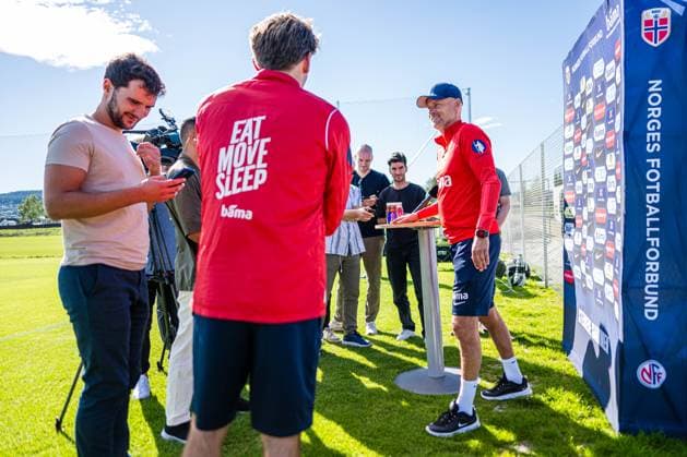 230904 Stale Solbakken, head coach of the Norwegian national football team during a press event on September 4, 2023 in Lillestrom. Photo: Marius Simensen BILDBYRAN COP 238 bbeng football fotball fotboll norge norway practice soccer training trening träning Copyright: MARIUSxSIMENSEN BB230904BB296