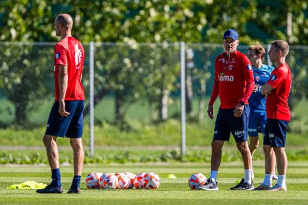 230904 Stale Solbakken, head coach of the Norwegian national football team during a training session on September 4, 2023 in Lillestrom. Photo: Marius Simensen BILDBYRAN COP 238 bbeng football fotball fotboll norge norway practice soccer training trening träning Copyright: MARIUSxSIMENSEN BB230904BB341