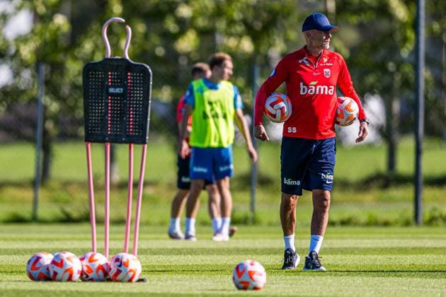230904 Stale Solbakken, head coach of the Norwegian national football team during a training session on September 4, 2023 in Lillestrom. Photo: Marius Simensen BILDBYRAN COP 238 bbeng football fotball fotboll norge norway practice soccer training trening träning Copyright: MARIUSxSIMENSEN BB230904BB344