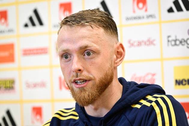 STOCKHOLM 20230905 Viktor Johansosn under en pressträff med fotbollslandslaget inför EM-kvalet mot Estland. STOCKHOLM SVERIGE x10060x