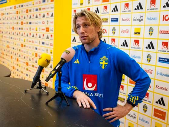 230905 Emil Forsberg of Sweden in the mixed zone after a training session on September 5, 2023 in Stockholm. Photo: Michael Campanella BILDBYRAN COP 313 MC0063 fotboll football soccer fotball em-kval kval UEFA EURO, EM, Europameisterschaft,Fussball Qualifier, EM, Europameisterschaft qualifier träning practice training sverige sweden sverige a bbeng Copyright: MICHAELxCAMPANELLA BB230905MC053
