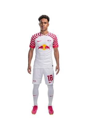 Achtung: Redaktionelle Nutzung honorarfrei - Attention: Free of charge for editorial use - Fabio Carvalhi RB Leipzig Porträttermin Saison 2023 2024, Herren, 1.BL, RB Leipzig, Porträt, Vorstellung, Präsentation, Pressetermin, Fußball, GER, RedBull, Red Bull, RBL; Shooting, Studio, Studioshooting, Freisteller, xptt