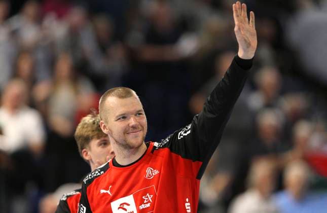 Foto : Torhüter Tomas MRKVA ( Kiel ) und links ... Torhüter Magnus Bierfreund Handball Herren So. 03.09.2023 1. Bundesliga THW Kiel - HSG Wetzlar 33 - 22