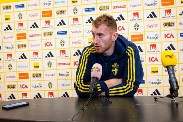 230906 Dejan Kulusevski of Sweden in the mixed zone after a training session on September 6, 2023 in Stockholm. Photo: Michael Campanella BILDBYRAN COP 313 MC0064 fotboll football soccer fotball em-kval kval UEFA EURO, EM, Europameisterschaft,Fussball Qualifier, EM, Europameisterschaft qualifier träning practice training sverige sweden sverige a bbeng Copyright: MICHAELxCAMPANELLA BB230906MC058