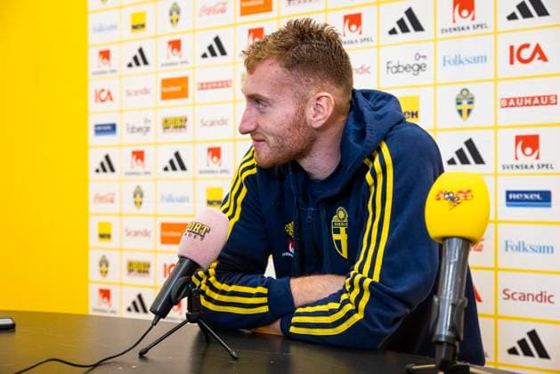 230906 Dejan Kulusevski of Sweden in the mixed zone after a training session on September 6, 2023 in Stockholm. Photo: Michael Campanella BILDBYRAN COP 313 MC0064 fotboll football soccer fotball em-kval kval UEFA EURO, EM, Europameisterschaft,Fussball Qualifier, EM, Europameisterschaft qualifier träning practice training sverige sweden sverige a bbeng Copyright: MICHAELxCAMPANELLA BB230906MC061