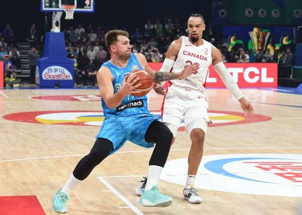 CANADA vs SLOVENIA LUKA DONCIC, basketball player of Slovenia, at the FIBA World Cup match against Canada, at MOA Arena. Manila, 06.09.2023. photo: Nebojsa Parausic MN press photo BASKETBALL, FIBA, WORLD CUP, CANADA, SLOVENIA Manila MOA Arena Philippines Copyright: xNebojsaxParausicx xMNxPressx