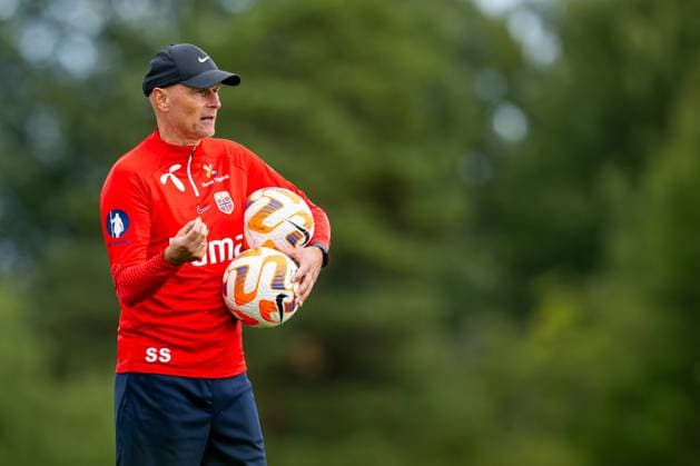 230906 Stale Solbakken, head coach of the Norwegian national football team, during a training session on September 6, 2023 in Lillestrom. Photo: Vegard Grott BILDBYRAN kod VG VG0514 bbeng fotball football soccer fotboll trening träning training practice norge norway Copyright: VEGARDxGRoTT BB230906VG029