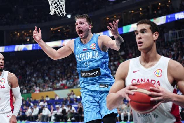 (230906) -- MANILA, Sept. 6, 2023 -- Slovenia s Luka Doncic (C) reacts during the quarterfinal between Canada and Slovenia at the 2023 FIBA World Cup in Manila, the Philippines, Sept. 6, 2023. ) (SP)PHILIPPINES-MANILA-BASKETBALL-FIBA WORLD CUP-QUARTERFINAL-CAN VS SLO WuxZhuang 