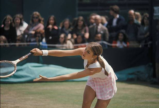 1974 WIMBLEDON CHAMPIONSHIPS CHRIS EVERT. American Tennis Player. At the 1974 Wimbledon Championships., Credit:Photoshot Avalon United Kingdom  Copyright: xPhotoshotx xAvalonx 0504039330