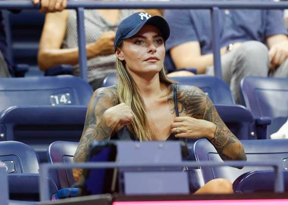 Sport Themen der Woche KW36 Alexander Zverev Freundin Sophia Thomalla in der Spielerloge, US Open Championships 2023, USTA Billie Jean King National Tennis Center, Flushing Meadows, New York, USA . *** Alexander Zverev girlfriend Sophia Thomalla in the players box, US Open Championships 2023, USTA Billie Jean King National Tennis Center, Flushing Meadows, New York, USA Copyright: xJuergenxHasenkopfx